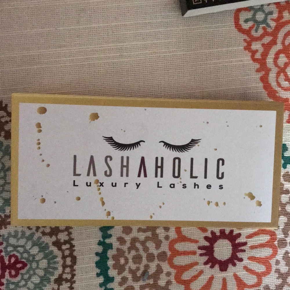 DONATED Lashaholic Lashes